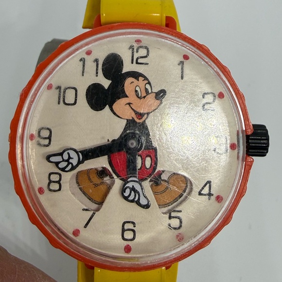 Vintage 1973 Disney Mickey Mouse Wind-Up Watch Marx Toys Japan Animated